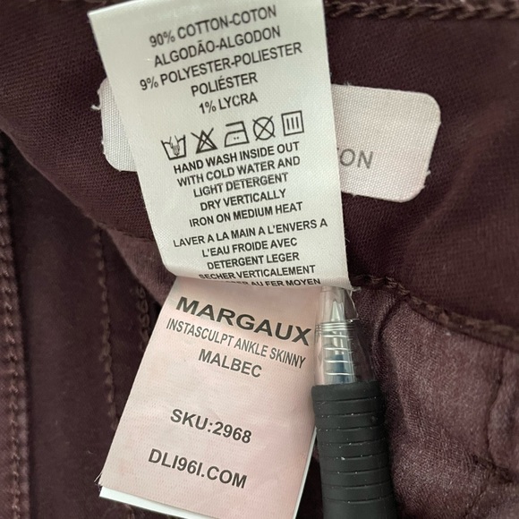 New With Tags DL1961 Ripped Burgundy Stretch Jeans, size 28 - Picture 4 of 6